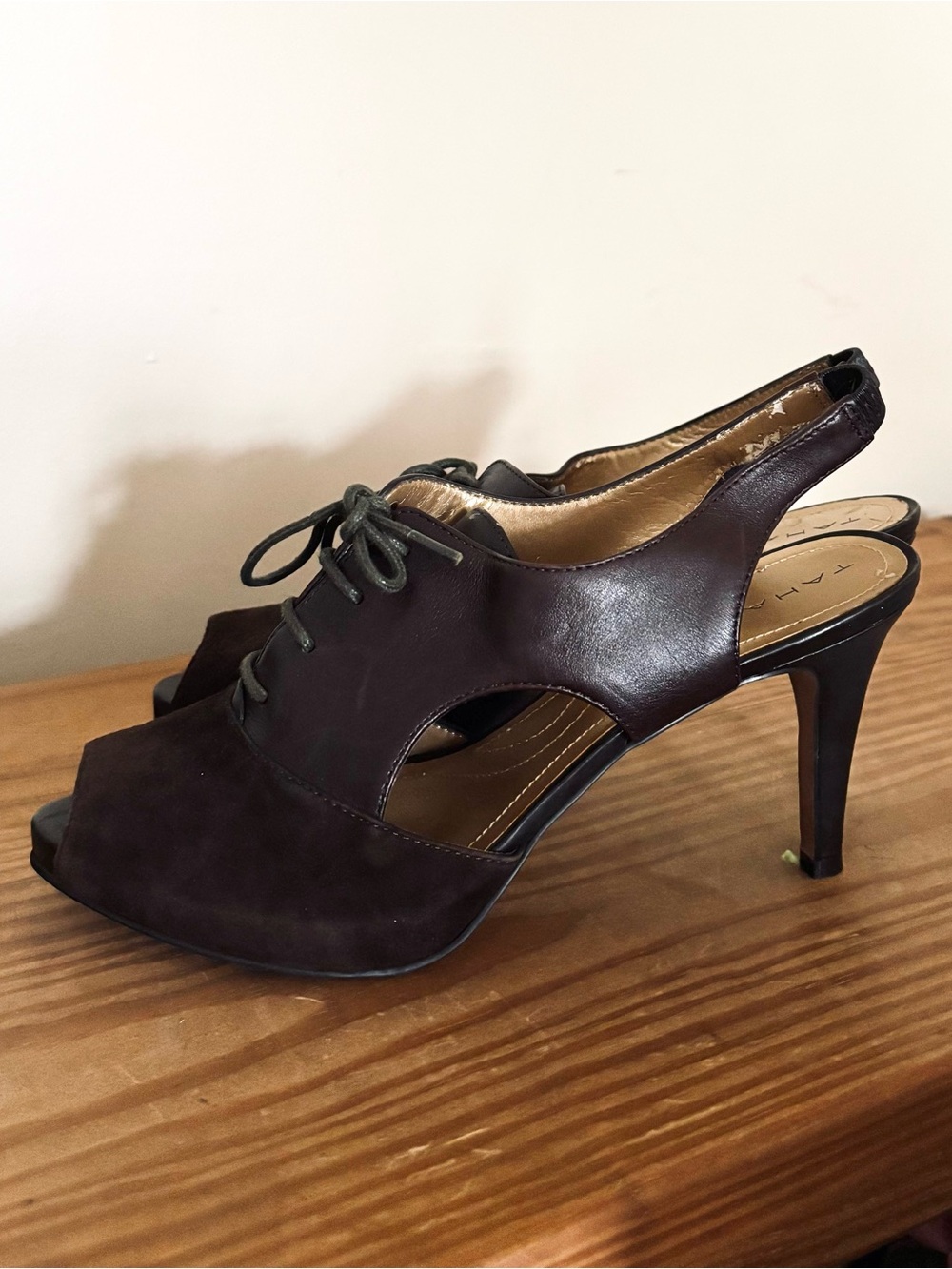 💥 Tahari Hayes Dark Brown Peep Toe Lace-Up Slingback Heels
